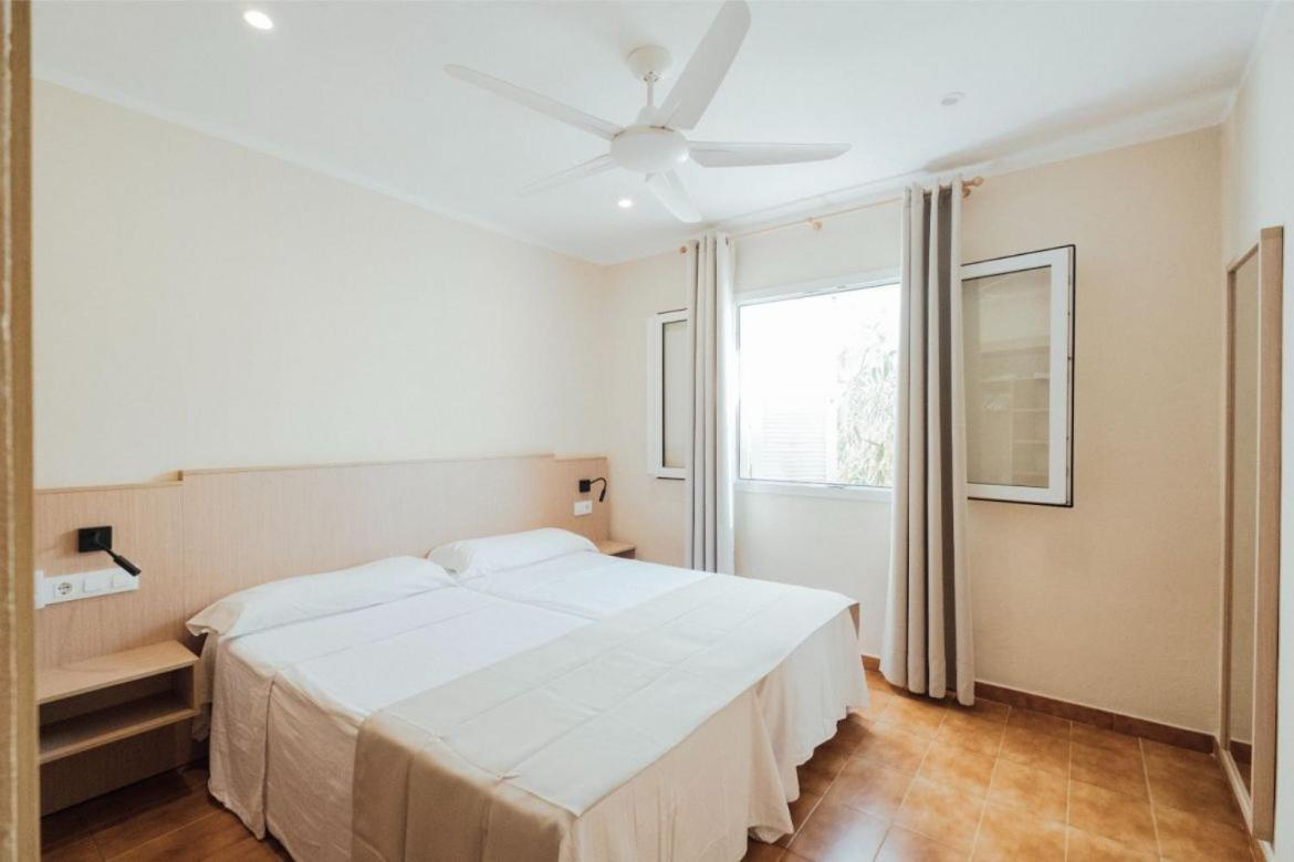 Apartamentos Blancala Cala Blanca  Bagian luar foto