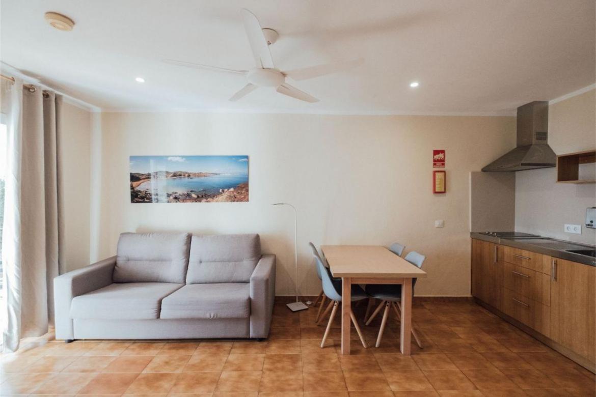 Apartamentos Blancala Cala Blanca  Bagian luar foto
