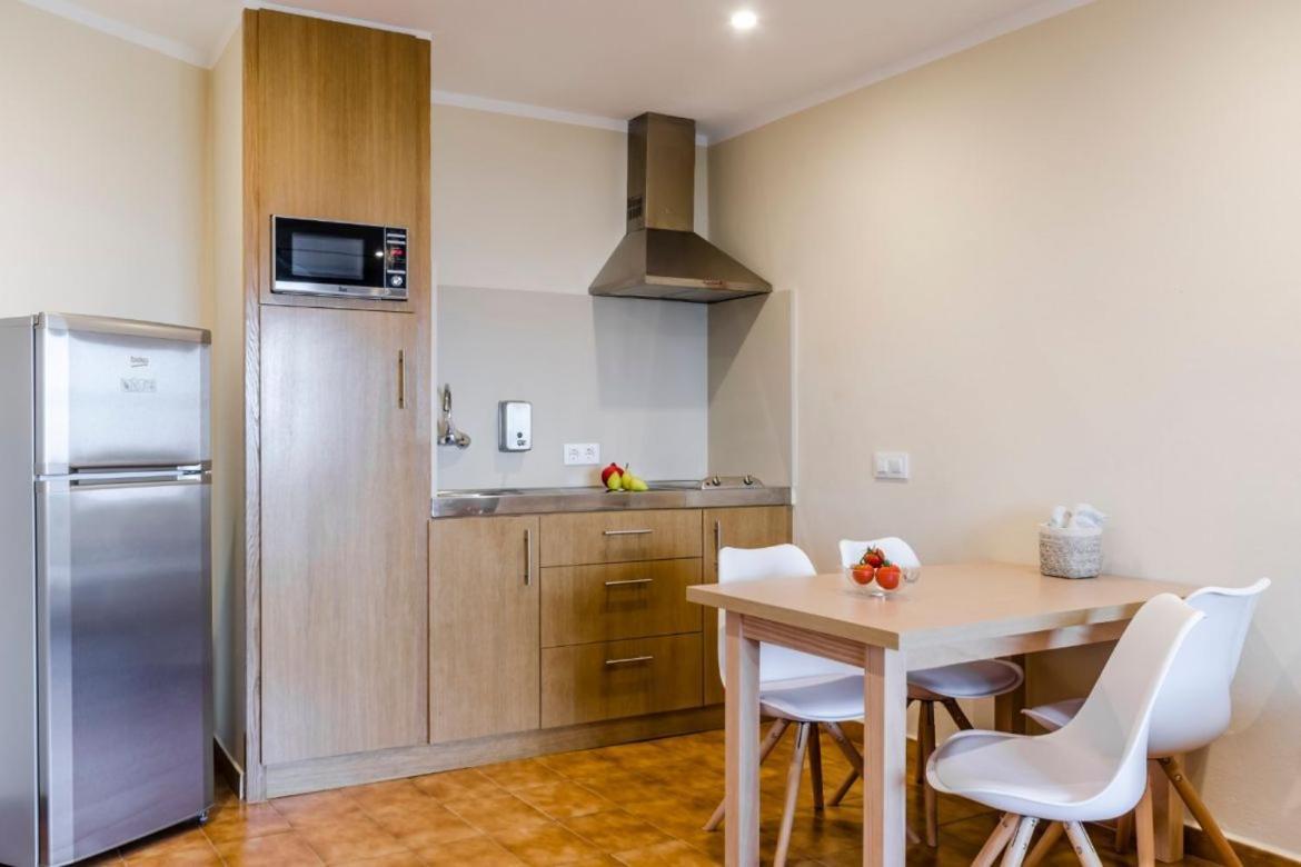Apartamentos Blancala Cala Blanca  Bagian luar foto