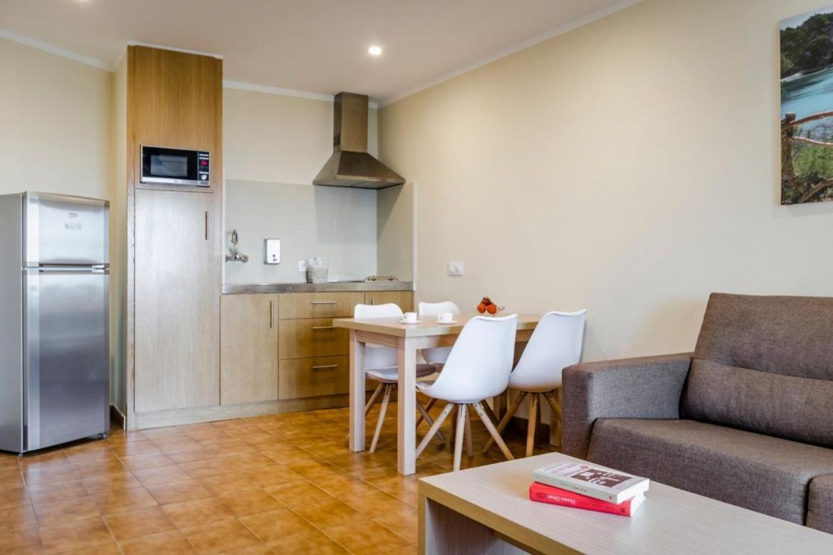 Apartamentos Blancala Cala Blanca  Bagian luar foto