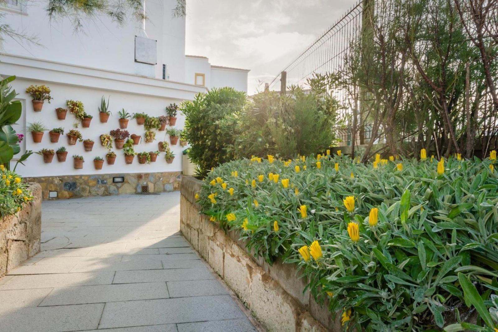 Apartamentos Blancala Cala Blanca  Bagian luar foto